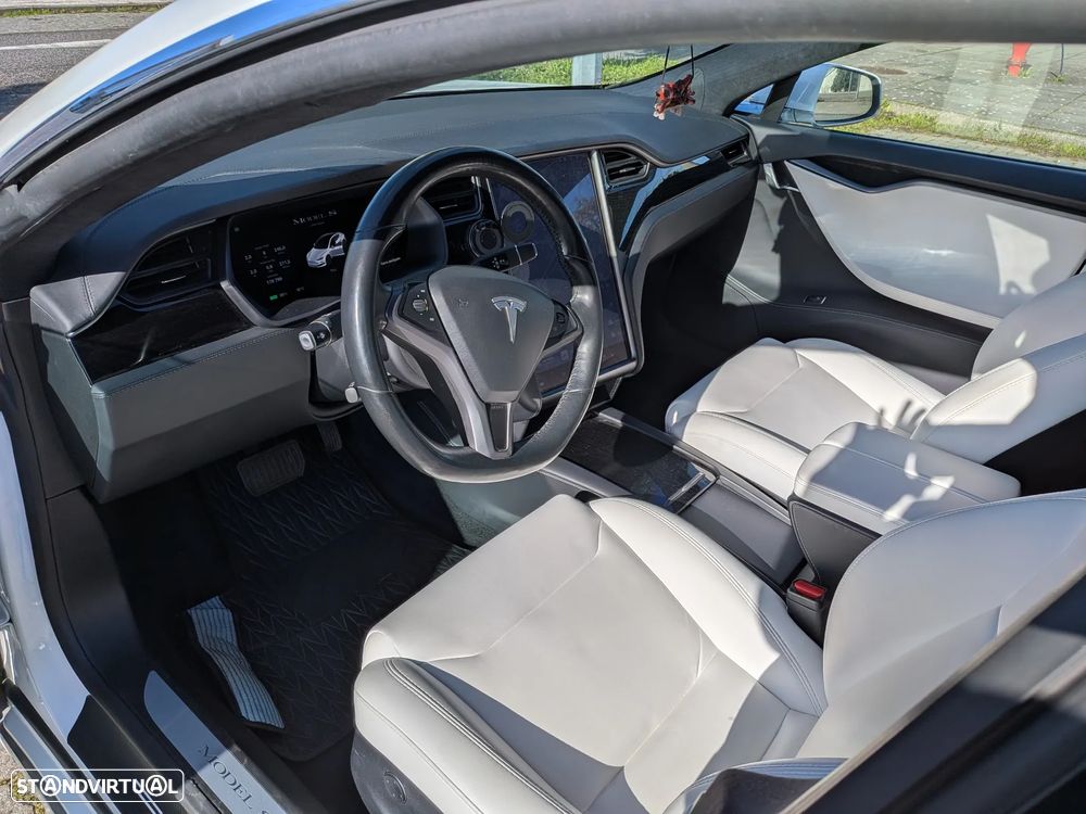 Tesla Model S Long Range - 13