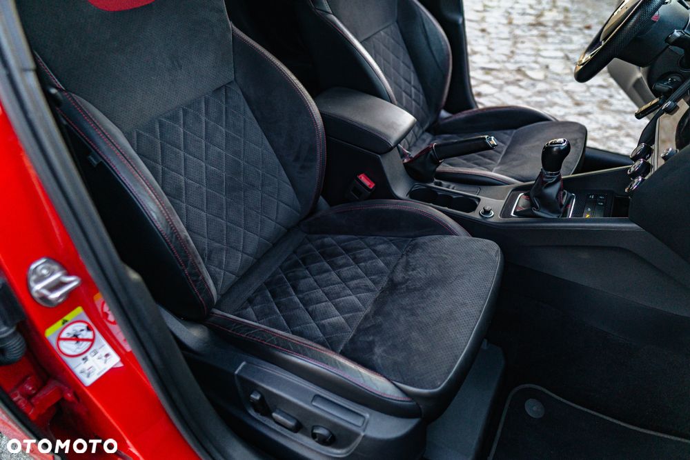 Skoda Octavia 2.0 TSI RS - 16