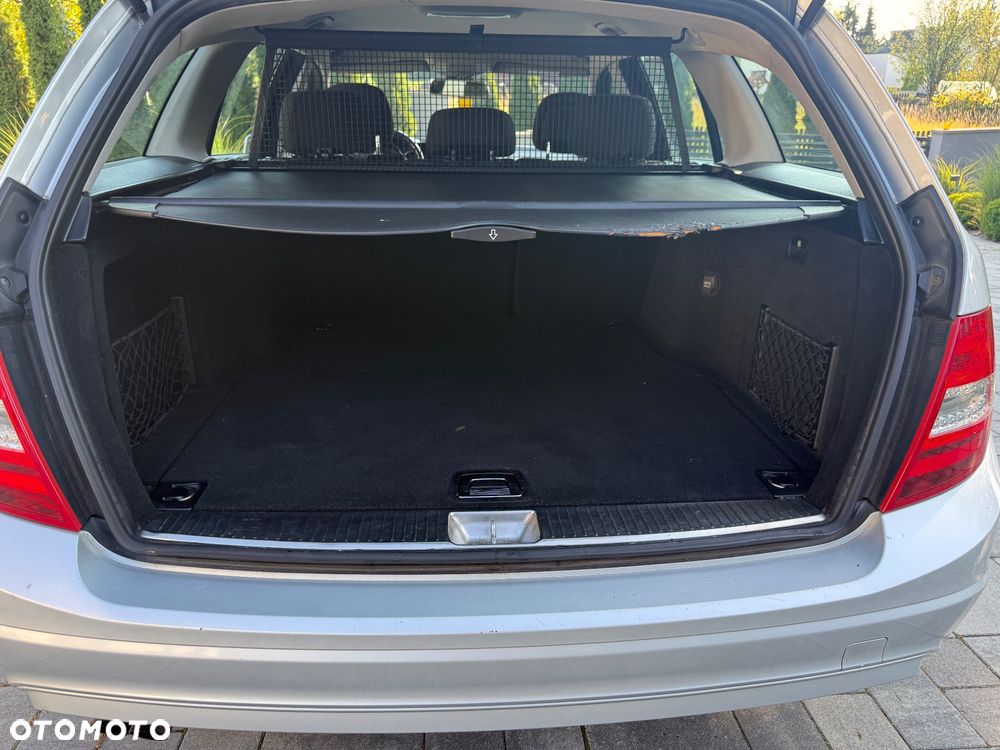 Mercedes-Benz Klasa C 200 CDI DPF (BlueEFFICIENCY) - 25