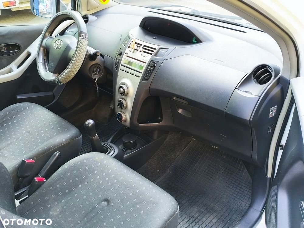 Toyota Yaris 1.0 Luna Start - 8