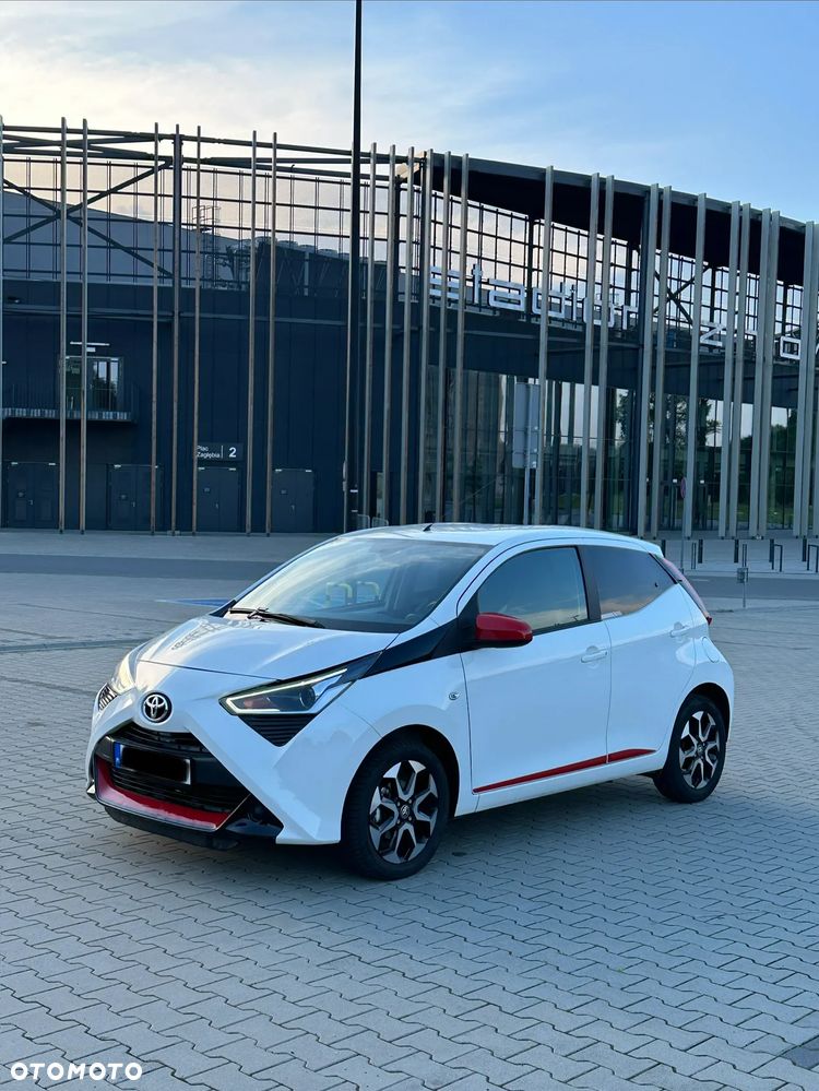 Toyota Aygo x-play - 1