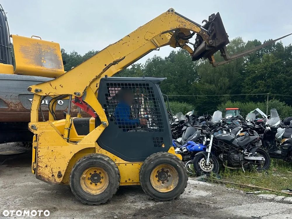 Komatsu Miniładowarka Ładowarka Kompaktowa KOMATSU SK 4x4 - 3