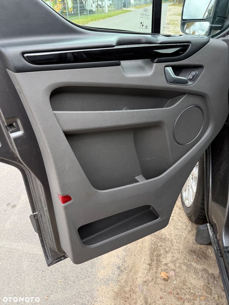 Ford Tourneo Custom 320 L1H1 VA Autm Titanium - 18