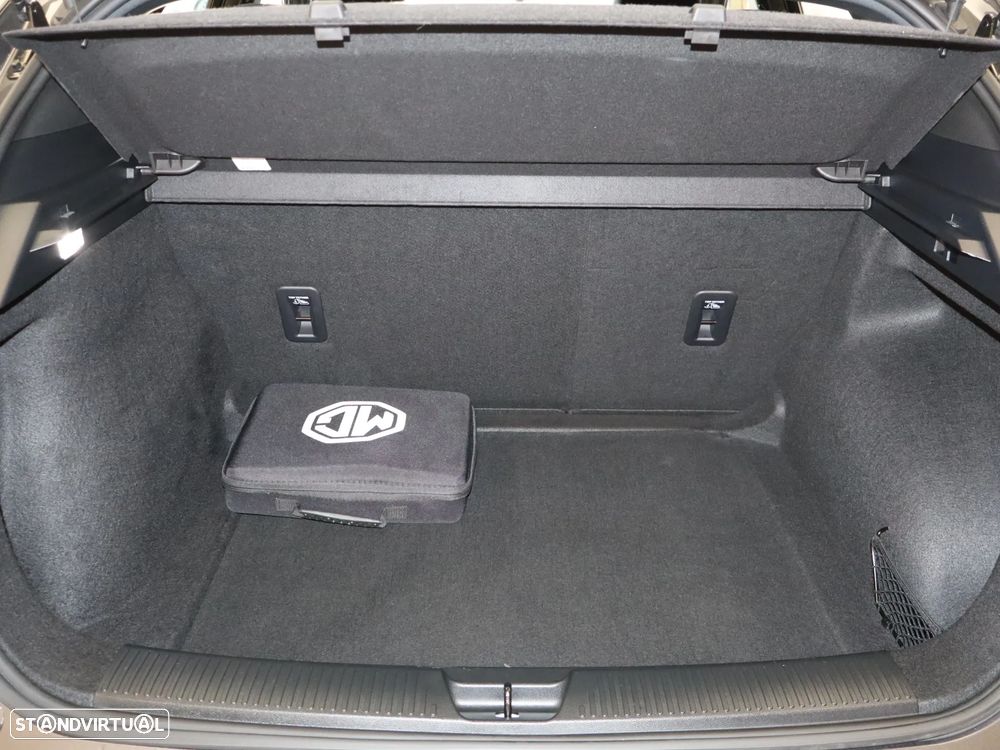 MG MG4 51 kWh Standard - 12