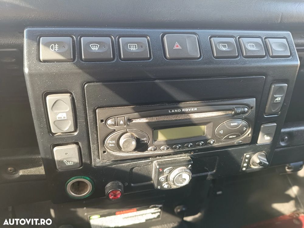 Land Rover Defender 90 Hard Top - 15