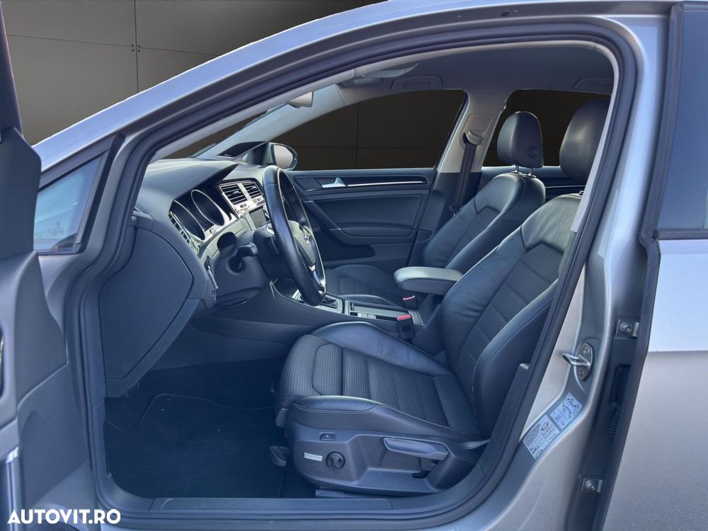 Volkswagen Golf - 5