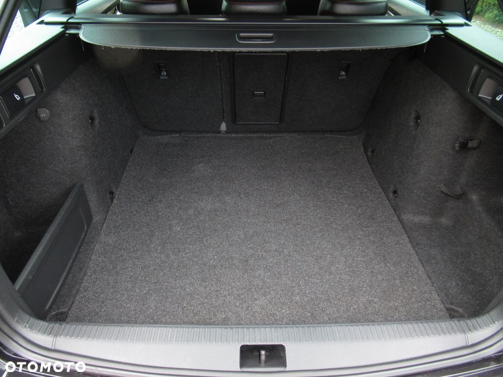 Skoda Octavia 2.0 TDI DSG RS - 39