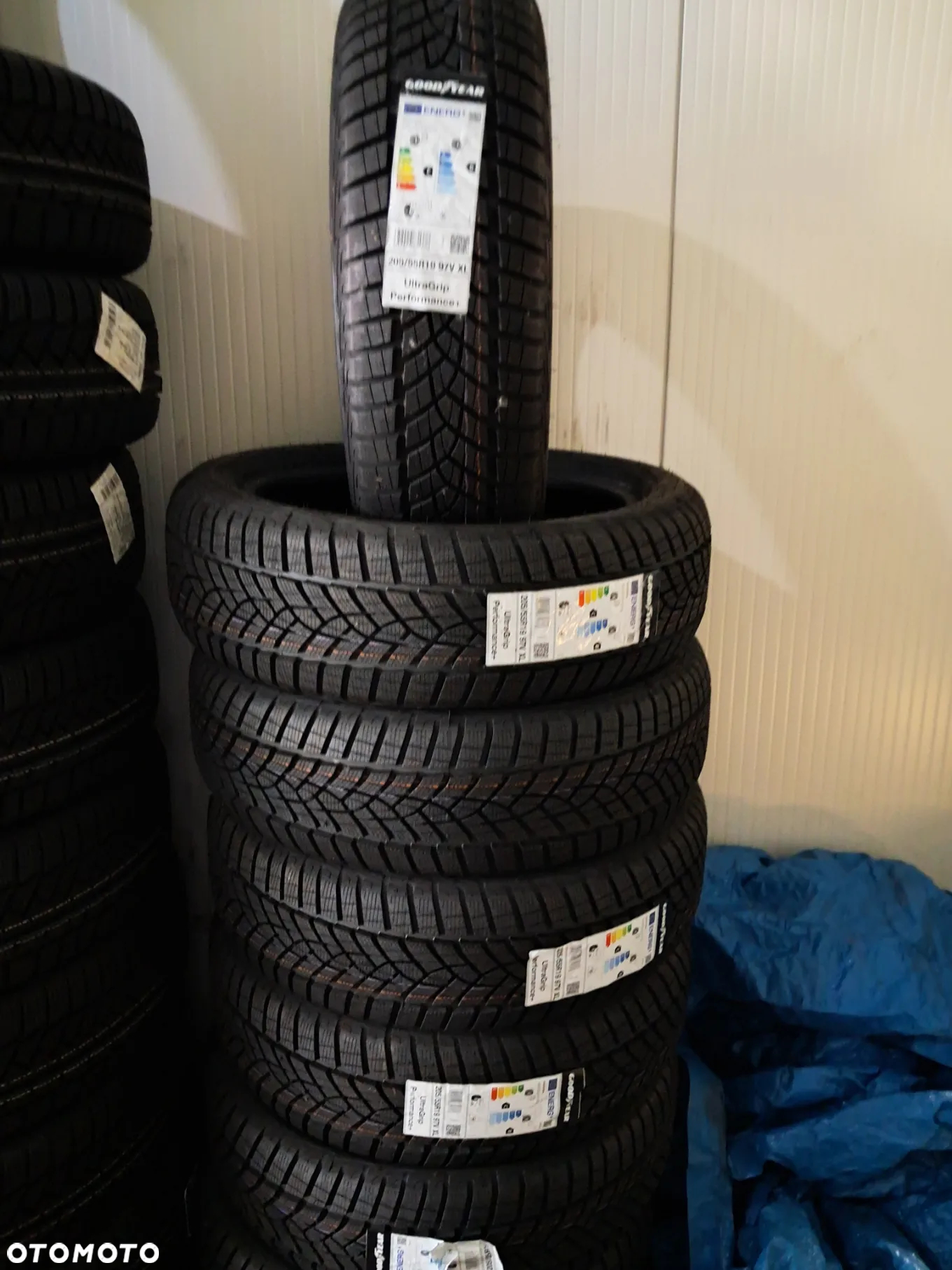 Nowe Opony Zimowe GoodYear  UGP+ 205/55R19 97V XL - 2