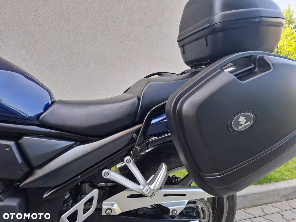 Suzuki GSX - 21