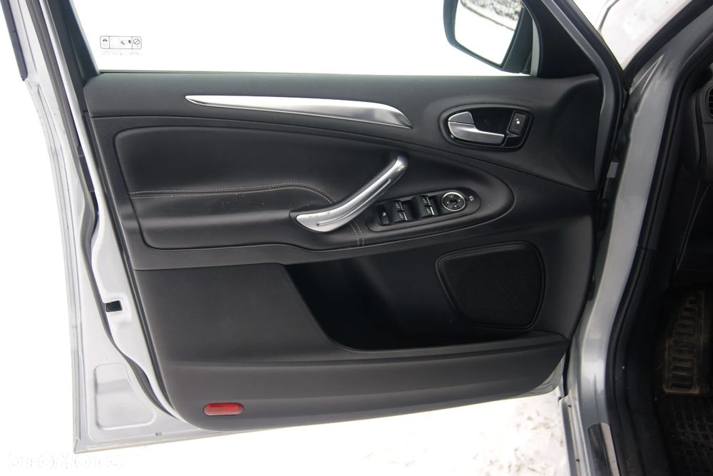 Ford S-Max 2.0 TDCi DPF Titanium - 24