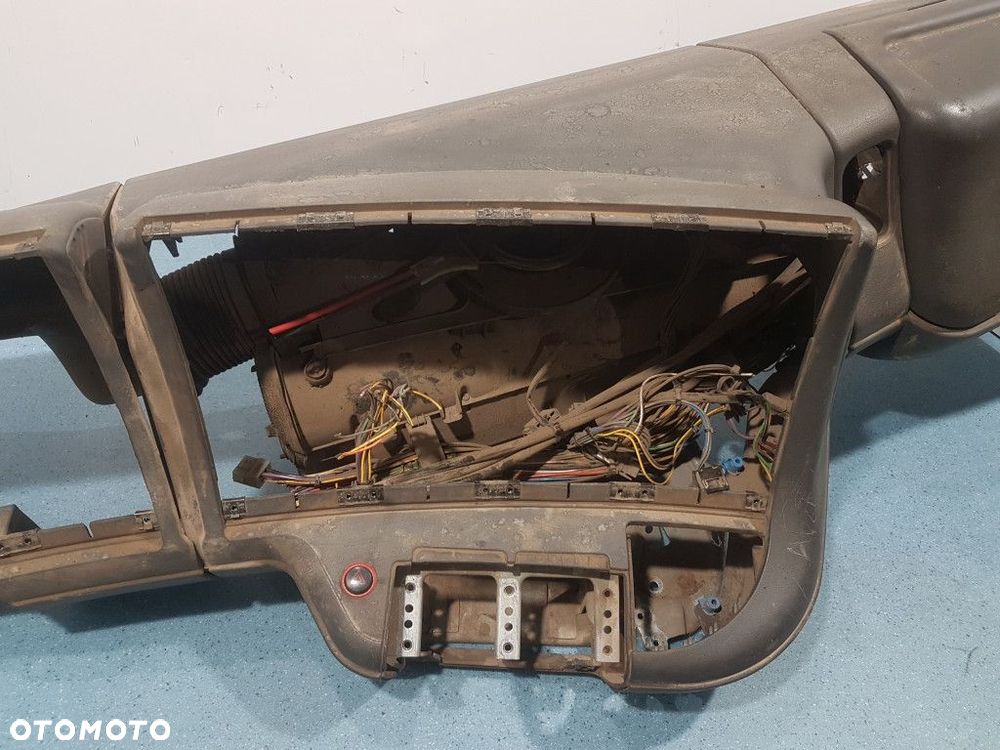 SCANIA SERII 4 4X2 P94 DESKA ROZDZIELCZA - 3