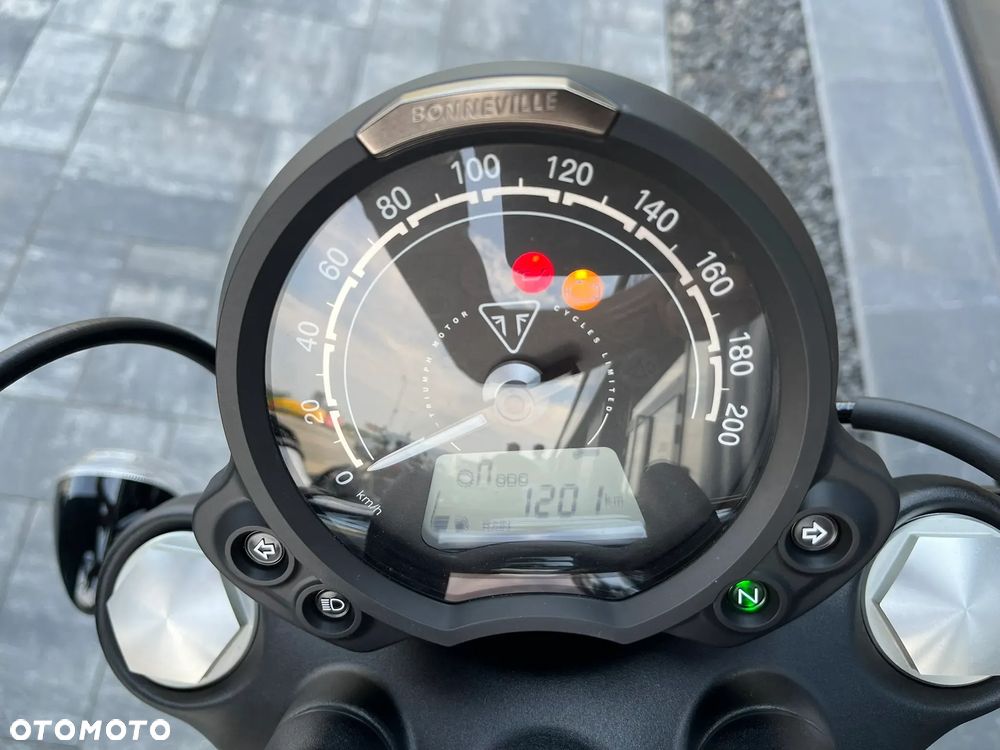Triumph Speedmaster - 8