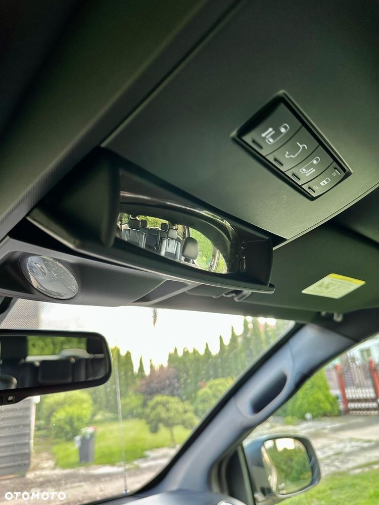 Dodge Grand Caravan - 16