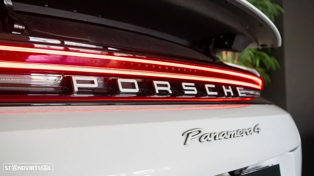 Porsche Panamera 4 E-Hybrid - 21