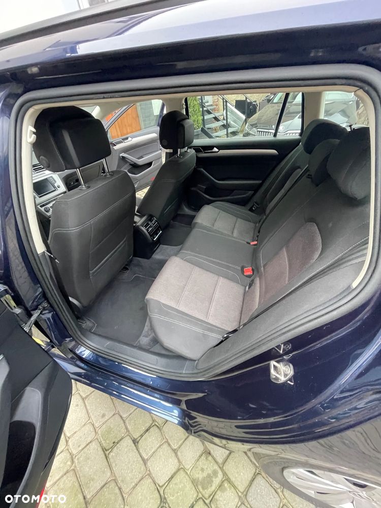 Volkswagen Passat - 6
