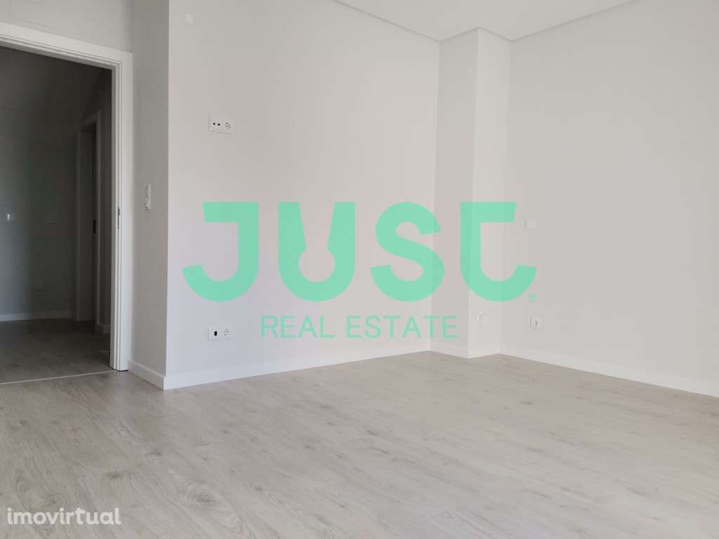 Triplex com terraço e garagem na Quinta do Conde - Grande imagem: 4/15