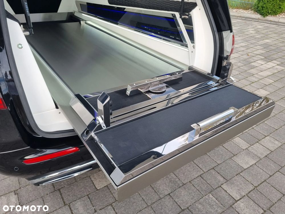 Mercedes-Benz Klasa E 220 d 4-Matic Avantgarde - 21