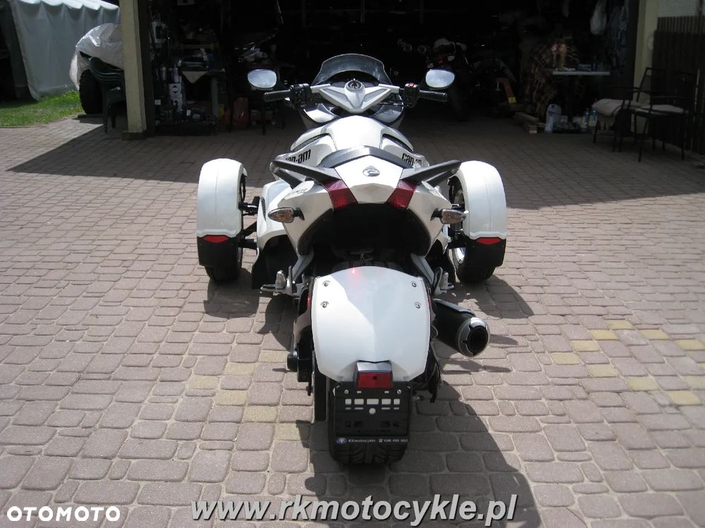 Can-Am Spyder - 14
