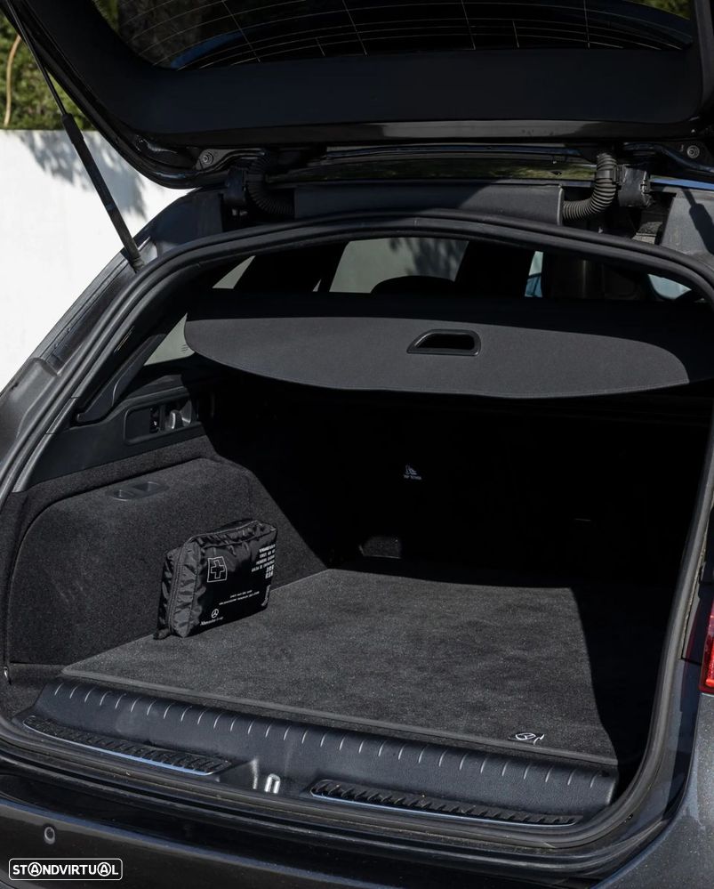 Mercedes-Benz C 300 e Avantgarde - 4