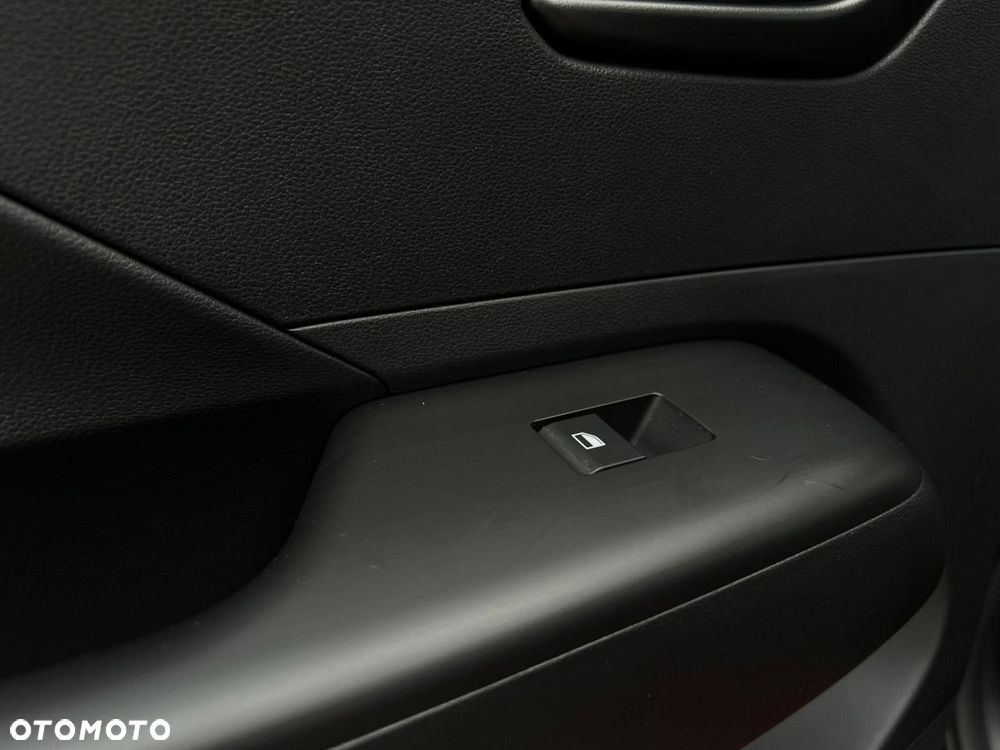Hyundai Kona - 11