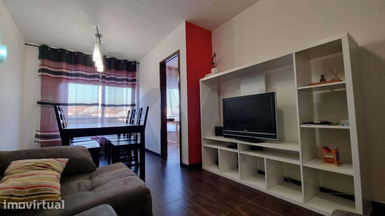 Apartamento T2 Duplex Renovado e Equipado – Urbanização Plenicoope, Íl - Grande imagem: 2/34