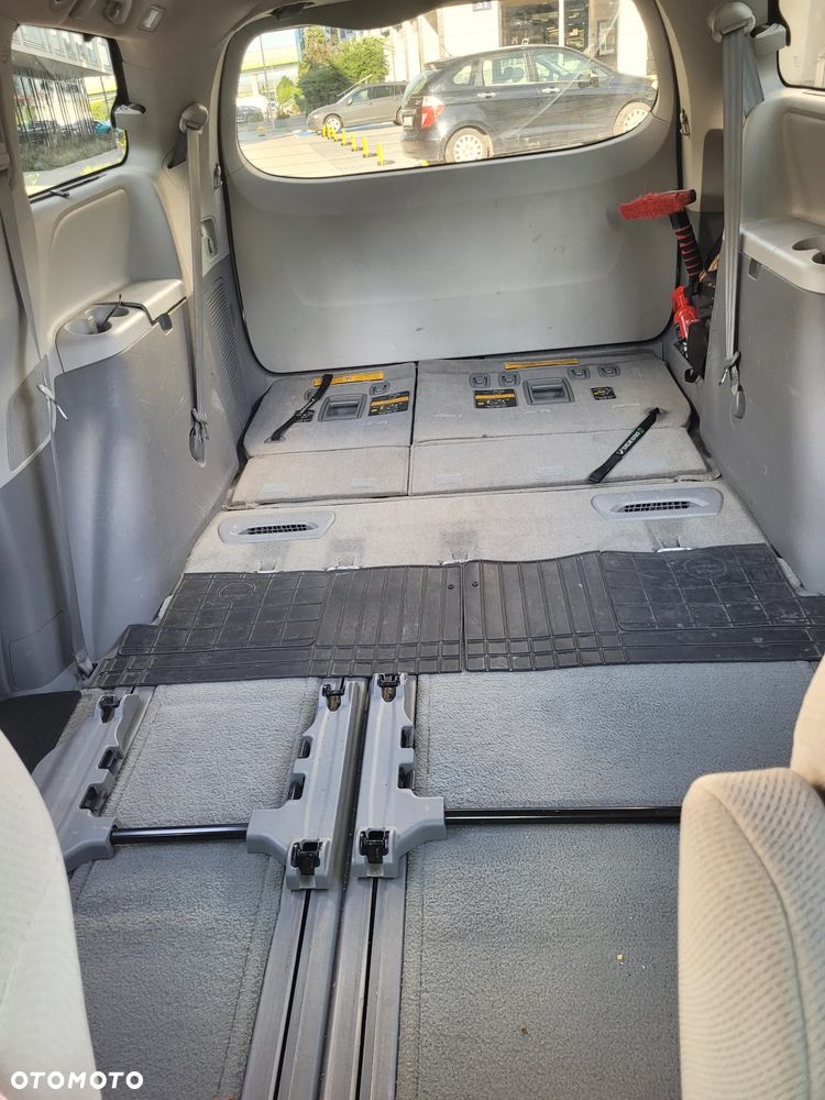 Toyota Sienna 3.5 V6 - 5