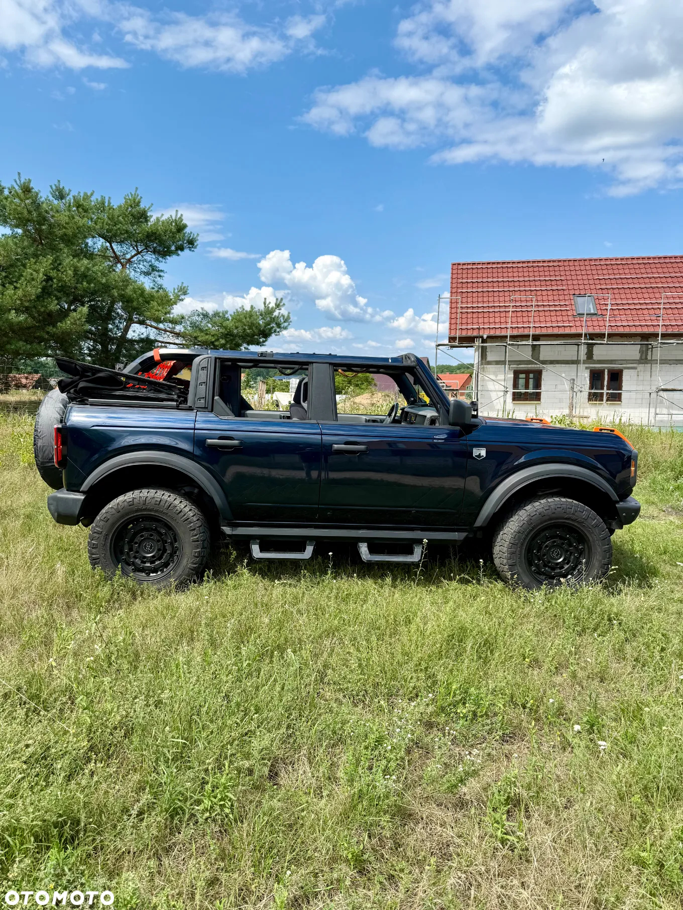 Ford Bronco - 11
