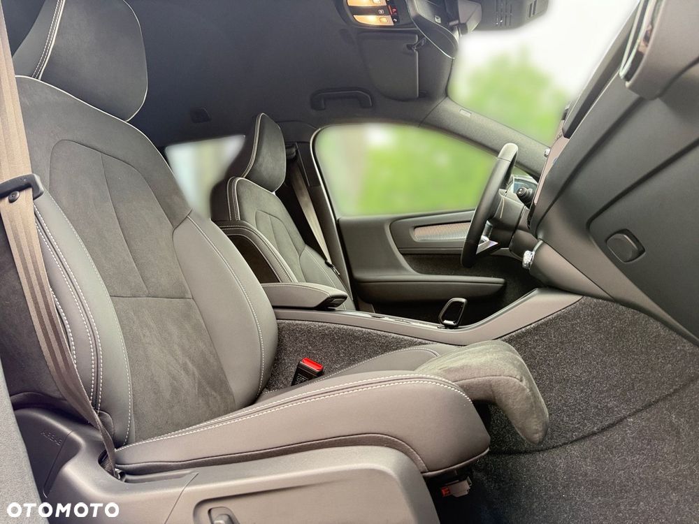 Volvo XC 40 - 25