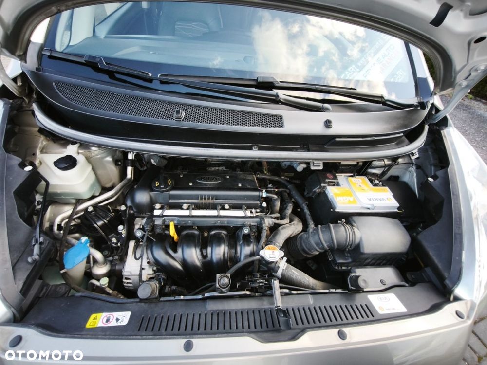Kia Venga - 17