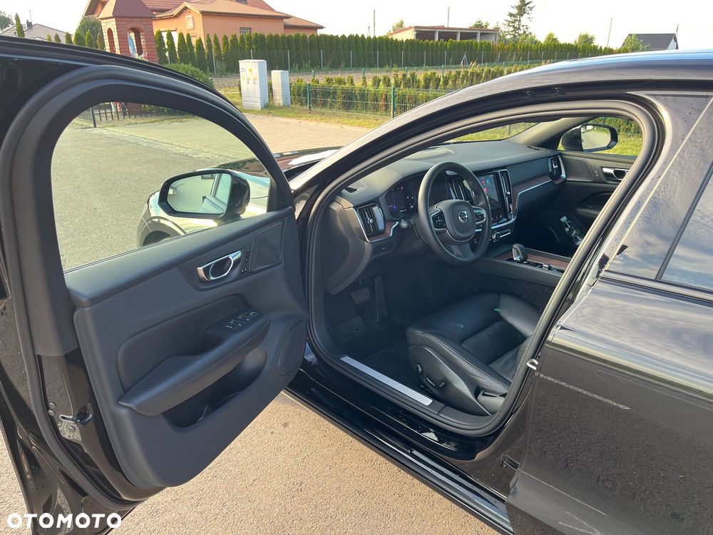 Volvo S60 B5 B AWD Plus Dark - 6