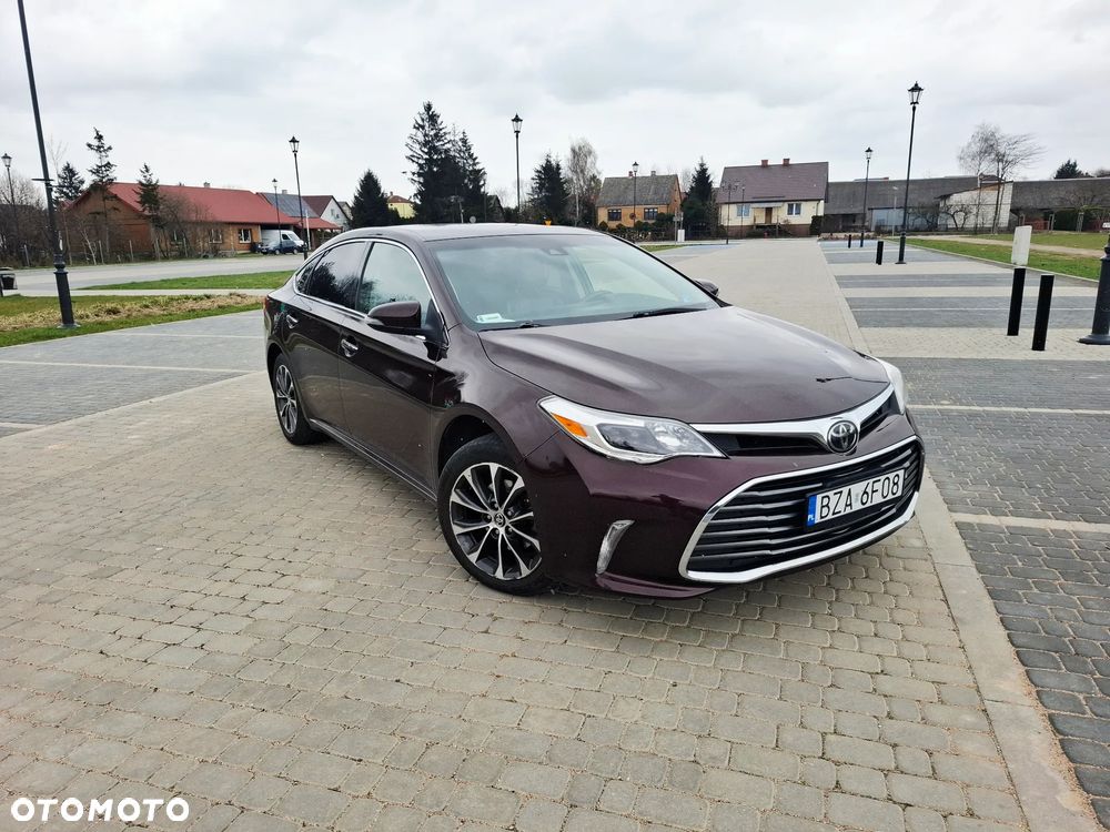 Toyota Avalon - 1