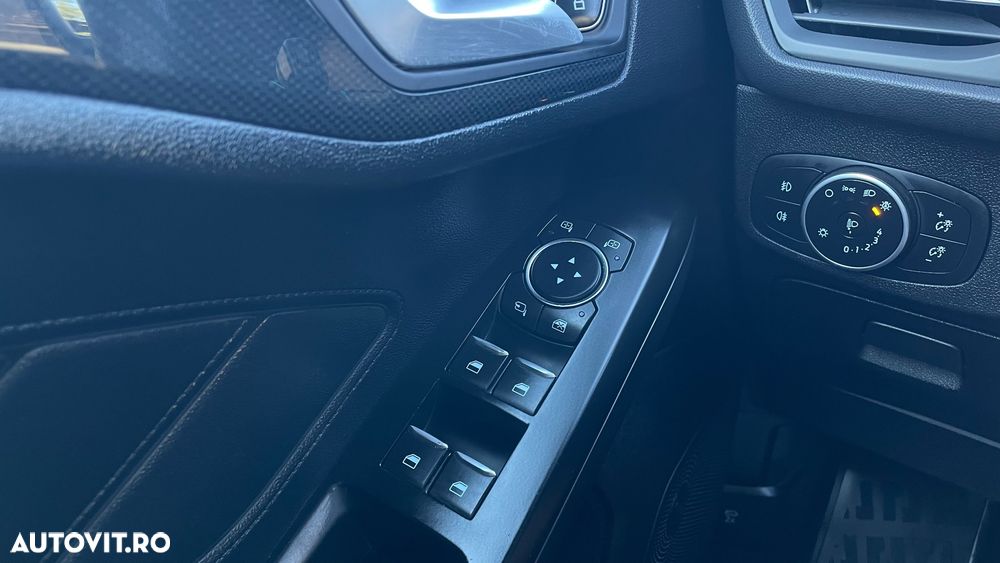 Ford Focus 1.0 EcoBoost Start-Stopp-System ST-LINE - 24