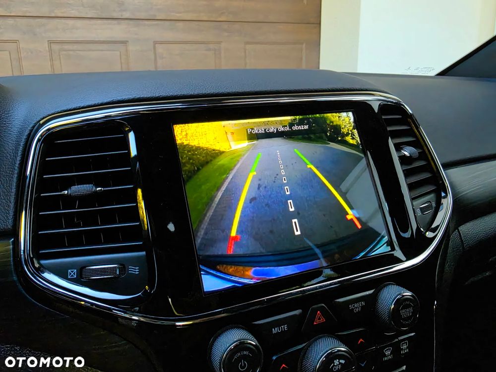 Jeep Grand Cherokee - 23