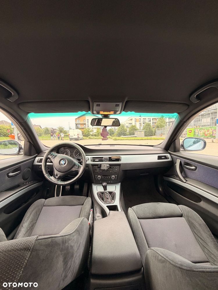 BMW Seria 3 318i - 18