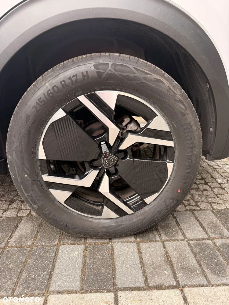 Peugeot 2008 PureTech 130 Allure S&S EAT8 - 3