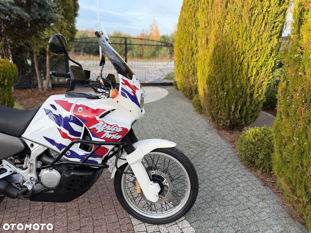 Honda XRV - 7