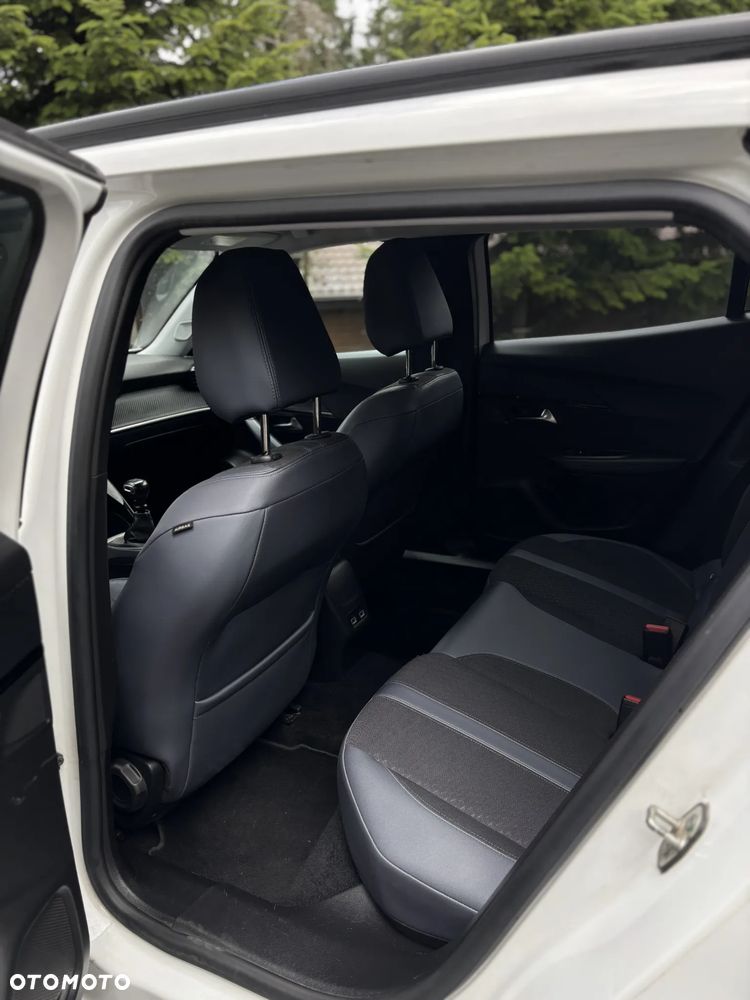 Peugeot 2008 BlueHDi 100 STOP & START Allure - 11