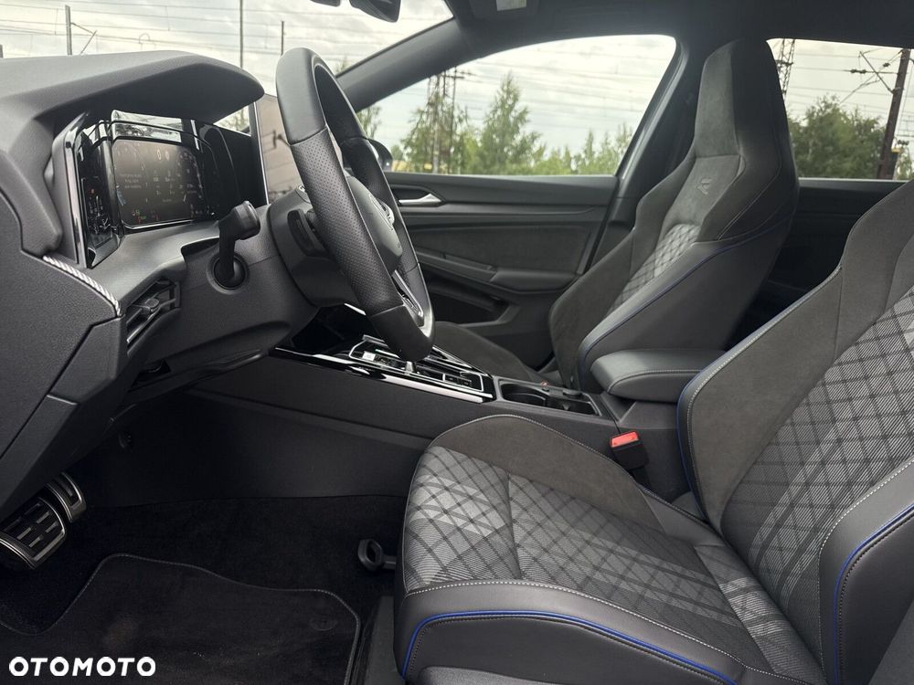 Volkswagen Golf - 11