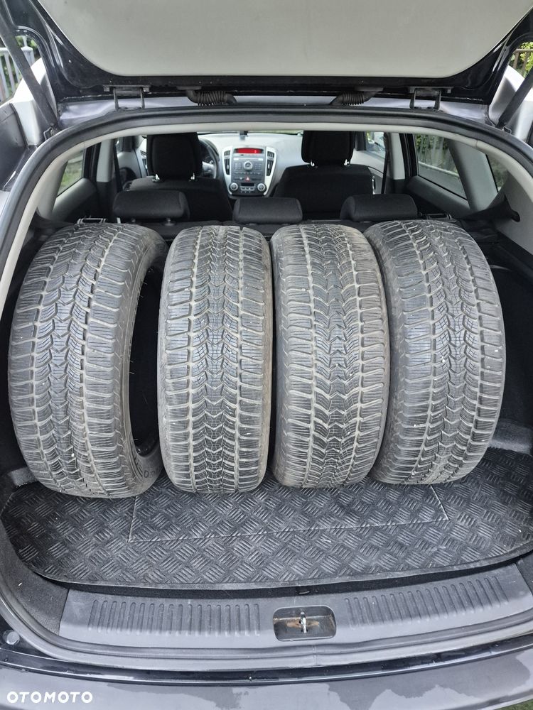 Kia Ceed - 8