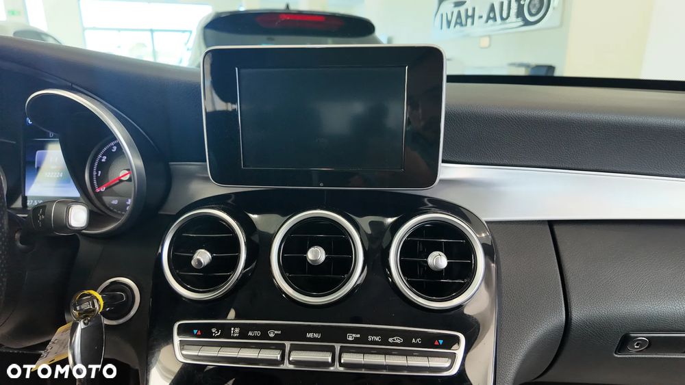 Mercedes-Benz Klasa C 200 7G-TRONIC - 36