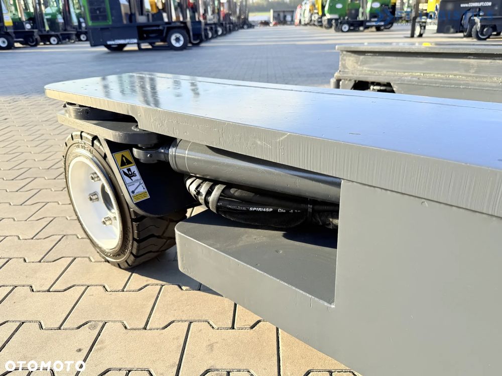 Combilift WÓZEK CZTEROKIERUNKOWY - WIELOKIERUNKOWY / C3000 / GAS / TRIPLEX 4900MM / WOLNY SKOK / POZYCJONER WIDEŁ / PEŁNA KABINA / STAN IDEALNY / Szeroka oferta wózków czterokierunkowych i bocznych, dopasowanych do różnorodnych potrzeb i zastosowań - 11