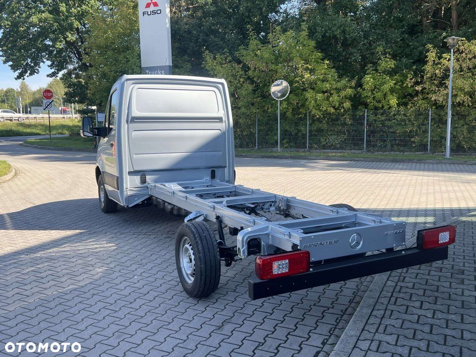 Mercedes-Benz Sprinter - 4