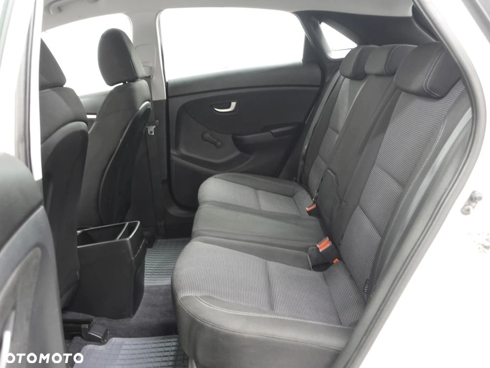 Hyundai i30 - 21