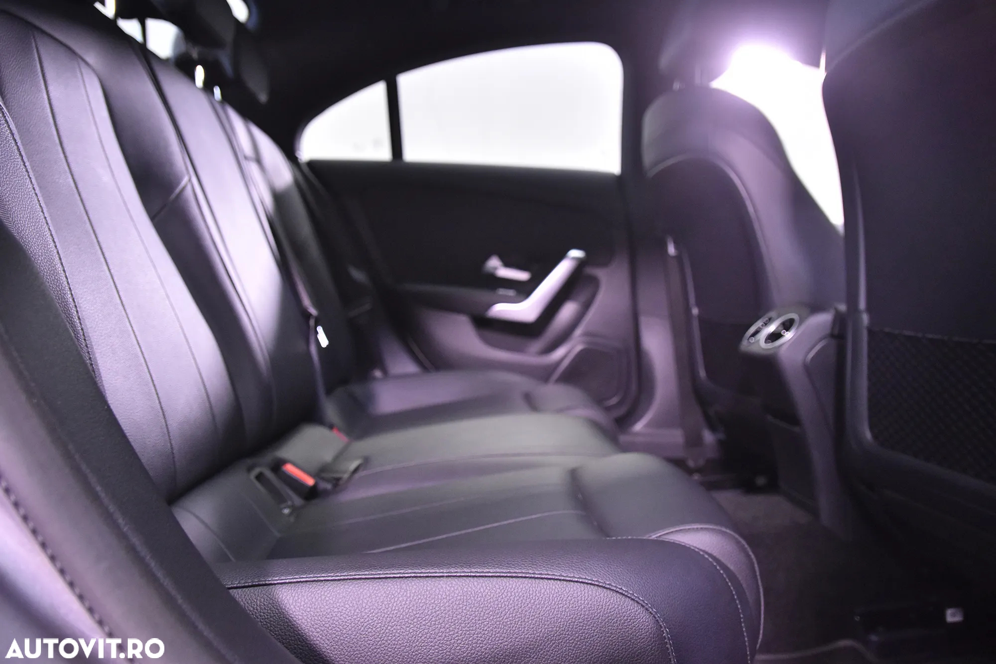 Mercedes-Benz CLA 180 7G-DCT - 13