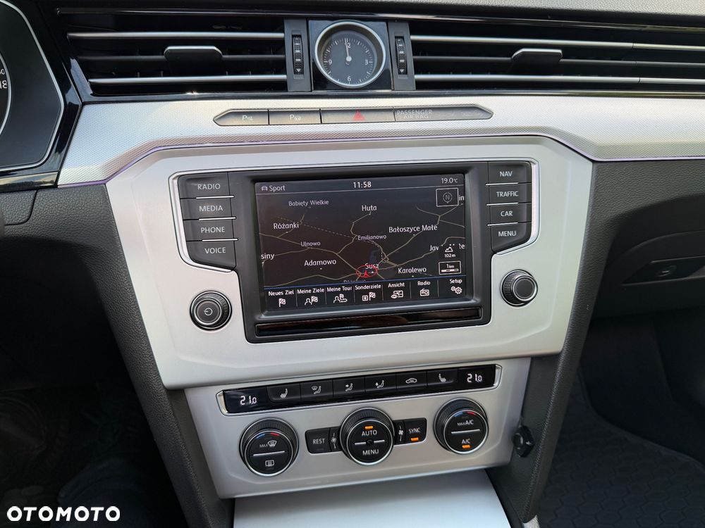 Volkswagen Passat 1.4 TSI ACT (BlueMotion Technology) Highline - 17