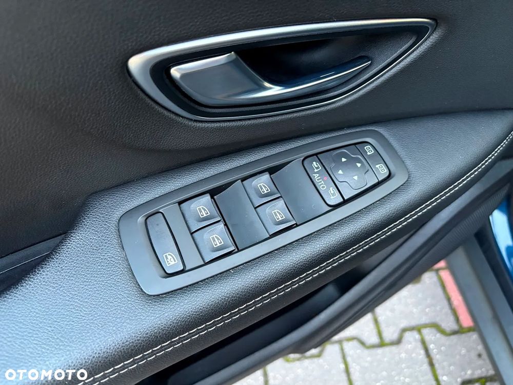 Renault Grand Scenic - 12