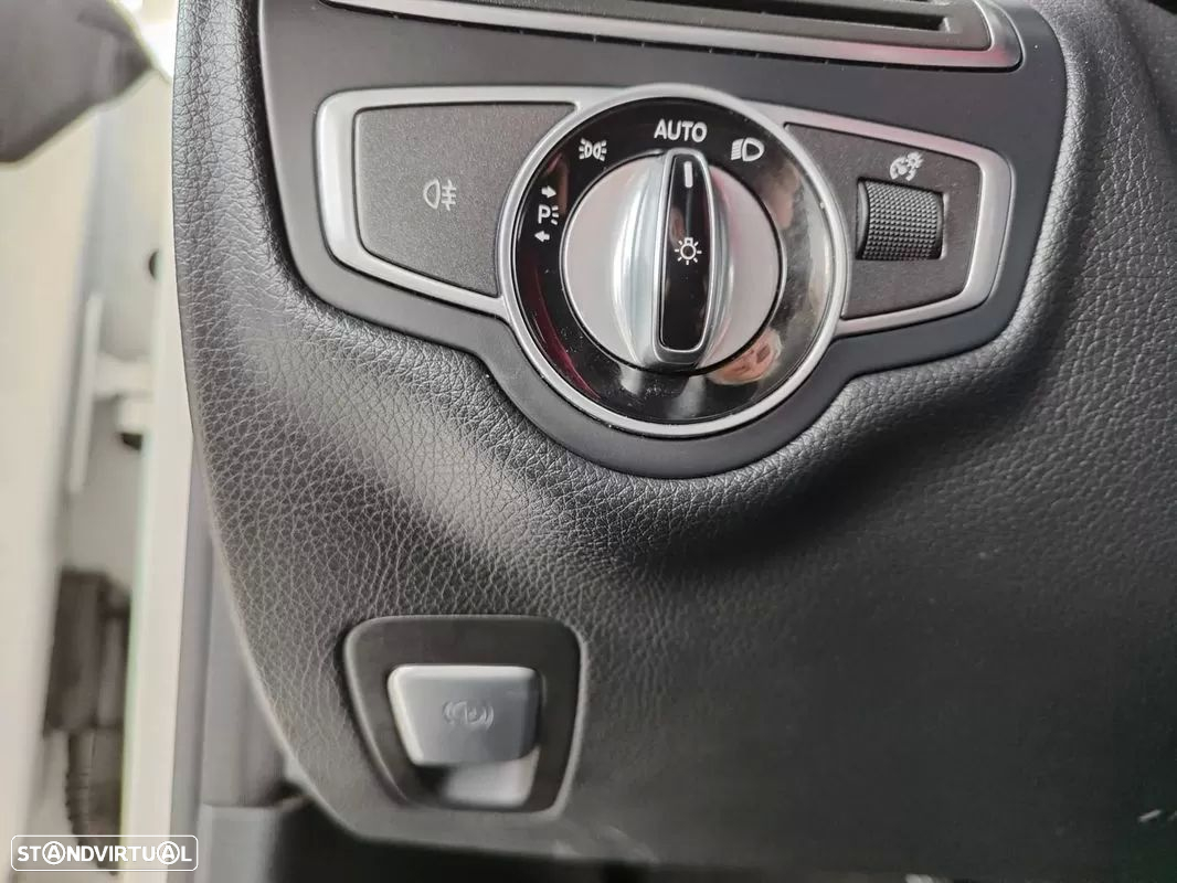 Mercedes-Benz C 220 d Coupe 9G-TRONIC AMG Line - 25
