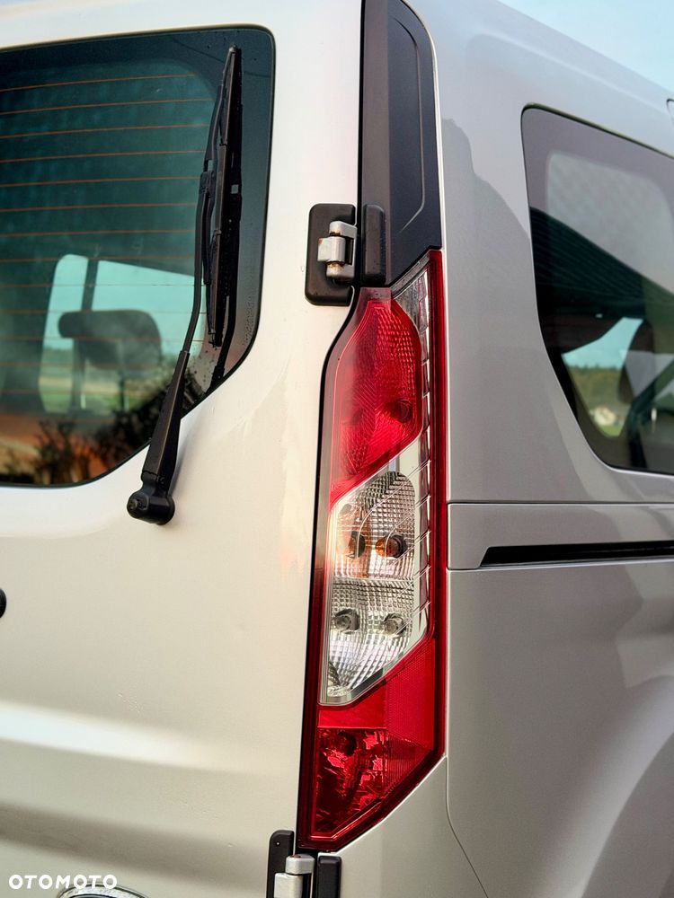 Ford Transit Connect - 17