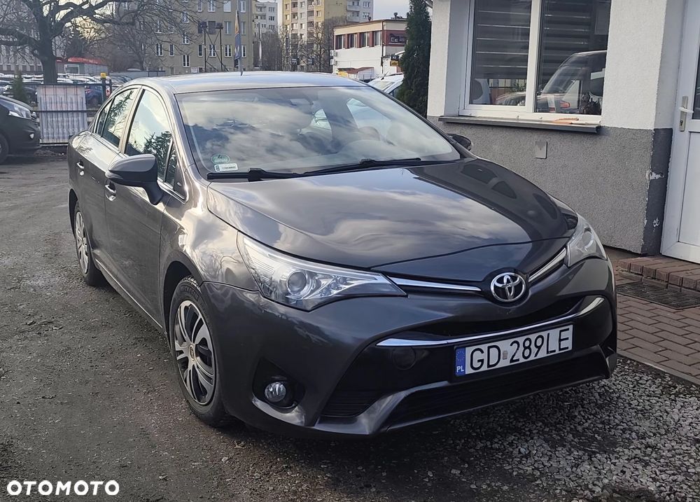 Toyota Avensis 1.8 Sol MS - 16