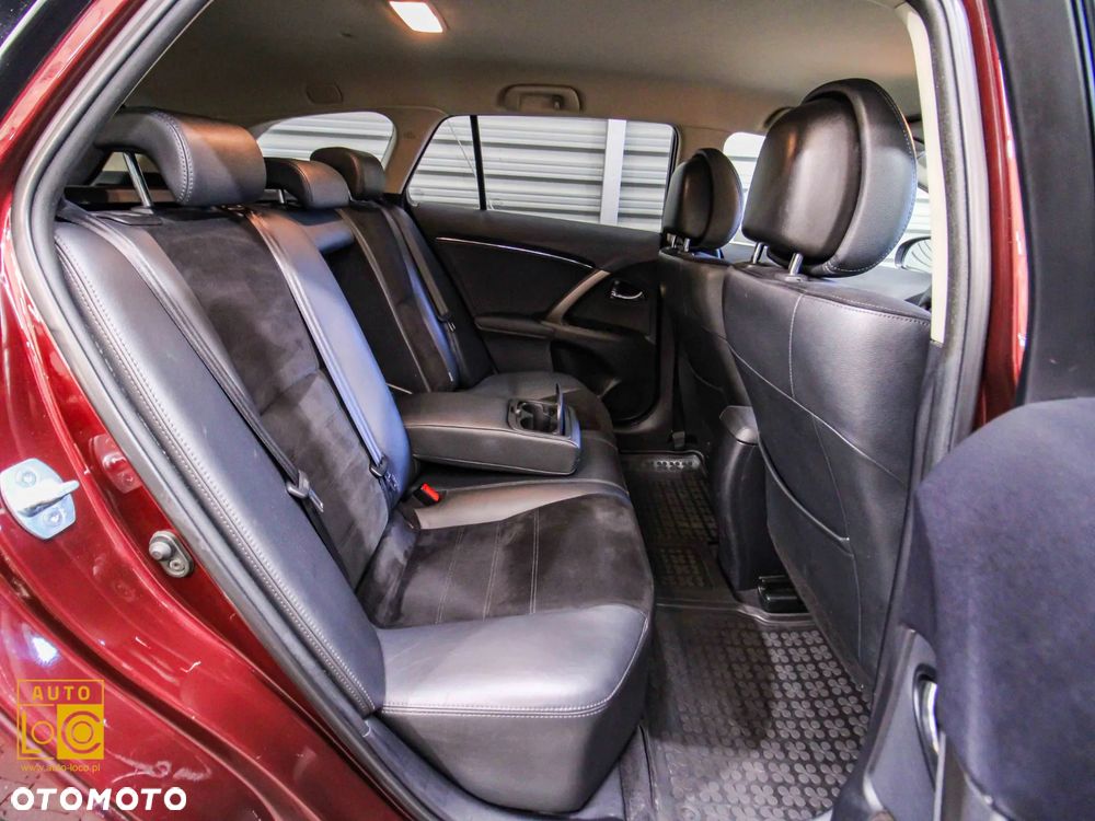 Toyota Avensis 2.0 D-4D Premium - 11